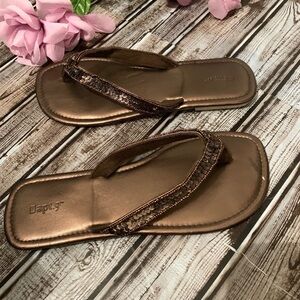 APT 9 sandals size small 5/6